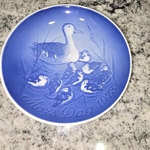 Vintage Danish 1973 Mother's Day Plate